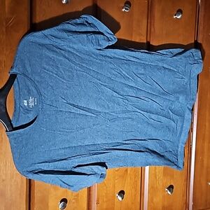 H&M Slim Fit Tshirt size Large Blue/striped